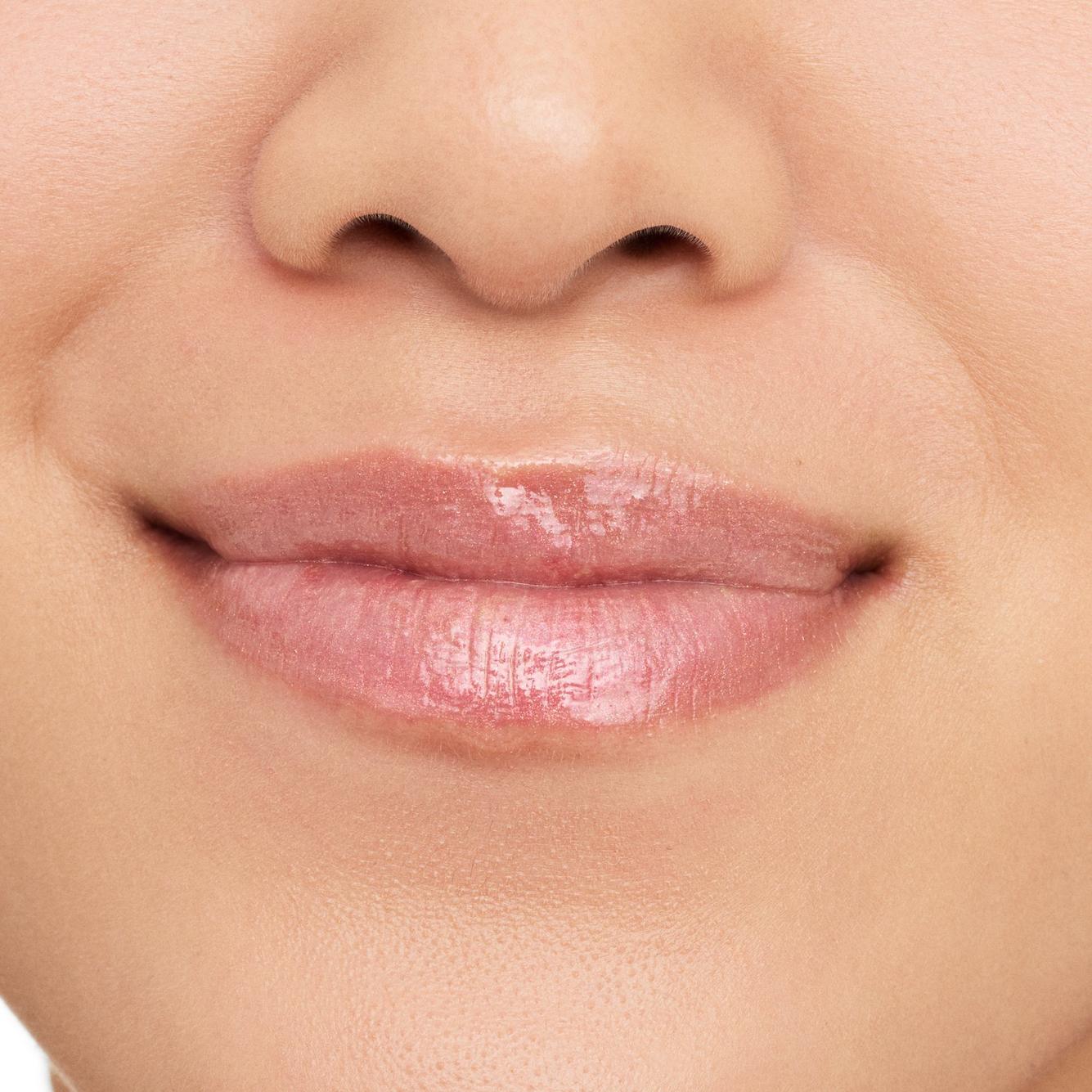 Essence Pearly Potion Multi-Reflective Lipgloss - גלוס אסנס