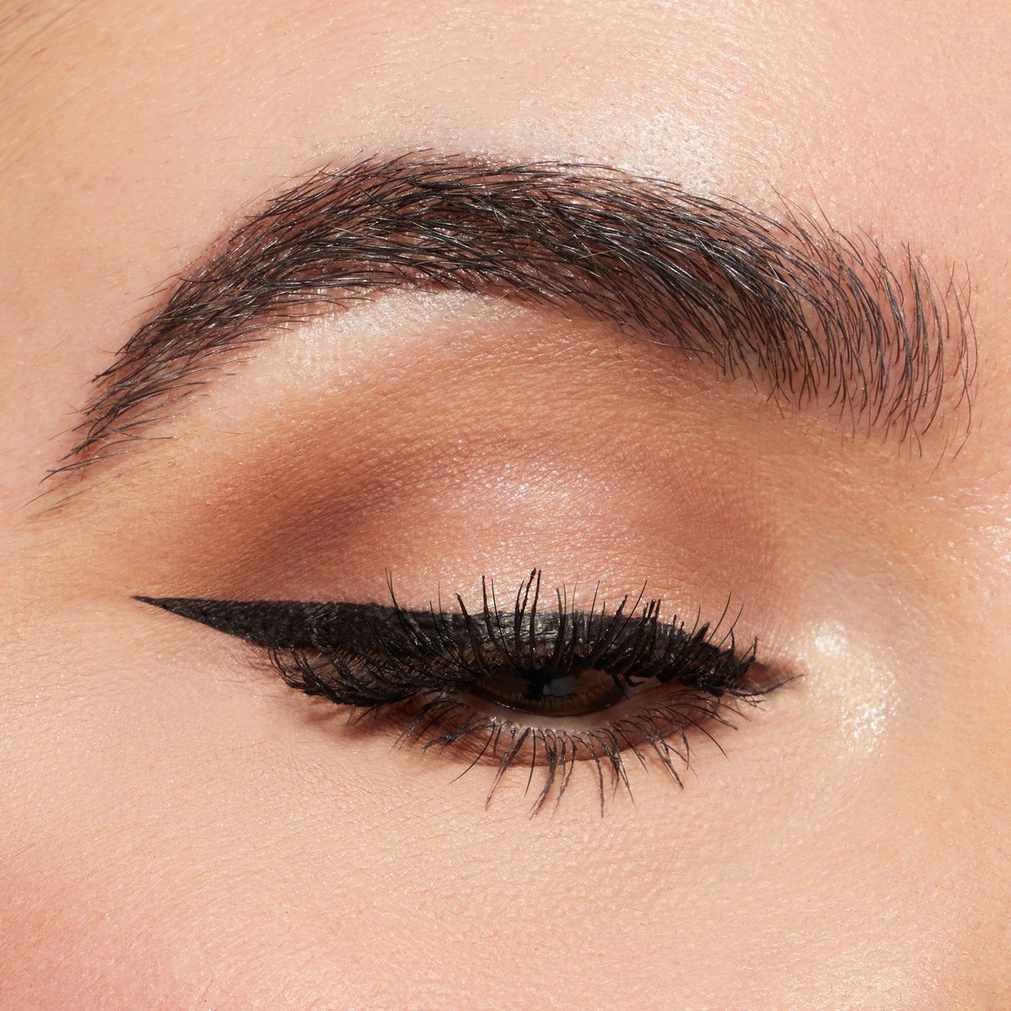 Tarte Maneater™ Liquid Eyeliner - איילינר טארט