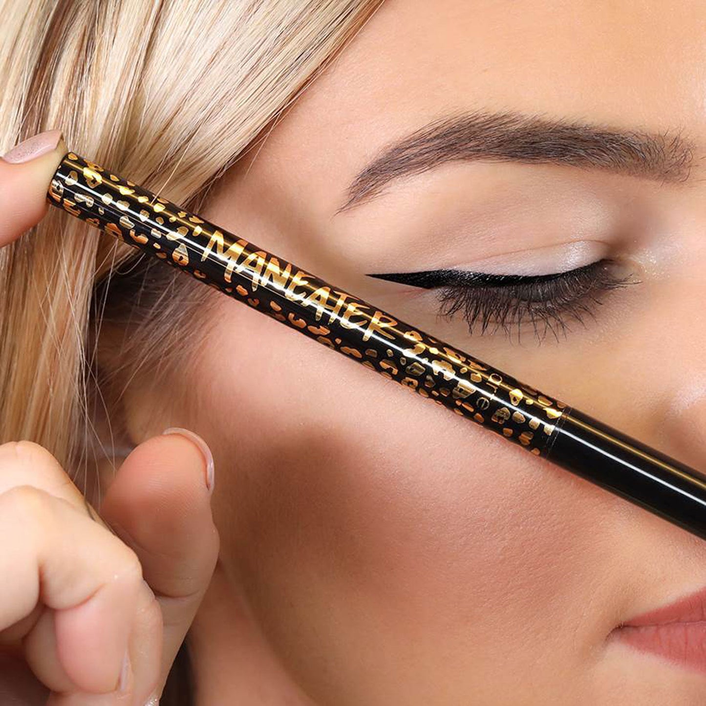 Tarte Maneater™ Liquid Eyeliner - איילינר טארט