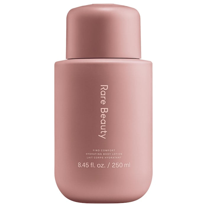 Rare Beauty Find Comfort Niacinamide Hydrating Body Lotion - קרם גוף רייר ביוטי - החנות שמוכרת את מוצרי ספורה בארץ